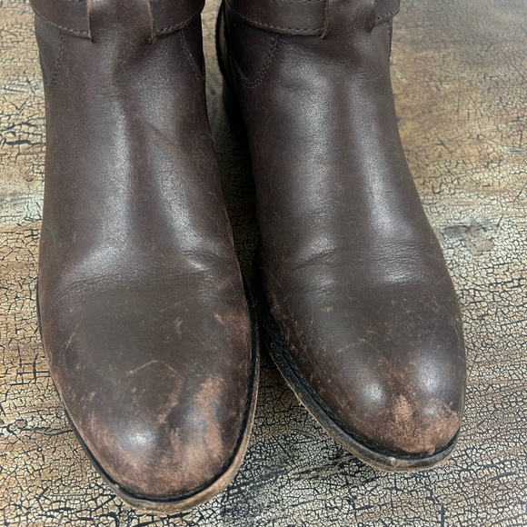 Frye Lindsay Plate Short Distressed Dark Brown Boot - Picture 4 of 9